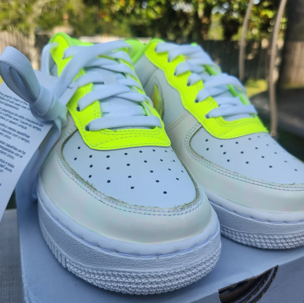 Nike Air Force 1 Low LV8 GS White Volt White DV1680 100 kids size 4y